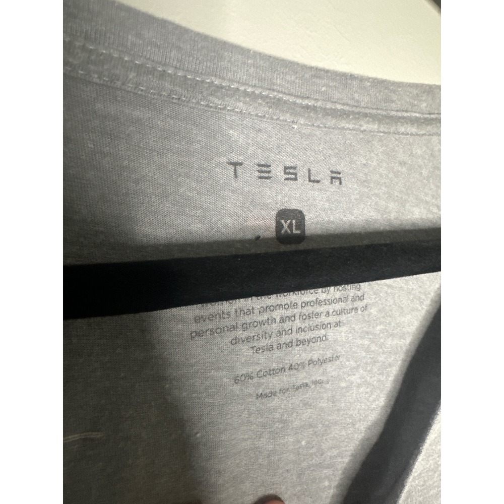 Tesla Women in Tesla Gray V-Neck Short Sleeve T-Shirt - Picture 3 of 6